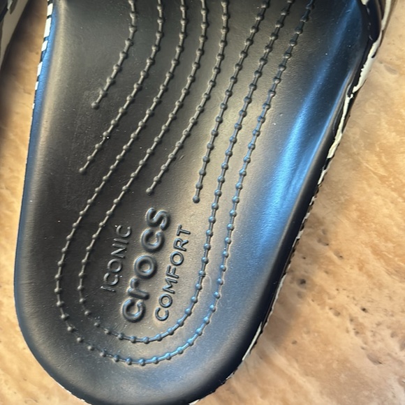 Crocs Classic Animal Remix Slide. Men’s 9/Women’s 11. New with tags. Zebra. - Picture 6 of 9